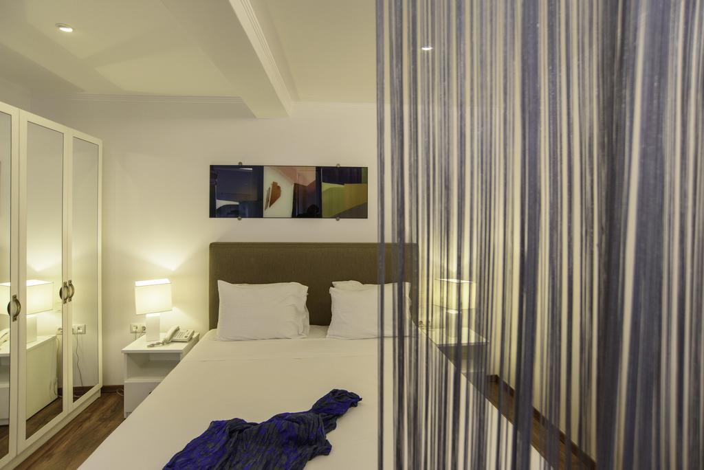 La Mer Deluxe Hotel & Spa (Adults Only) Kamari  Exterior photo